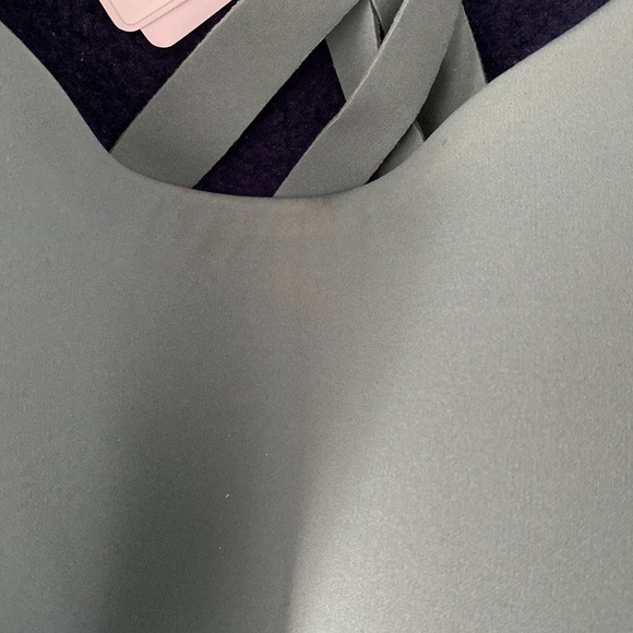 Lululemon Air support *high support sports bra 34DDD - Picture 6 of 6